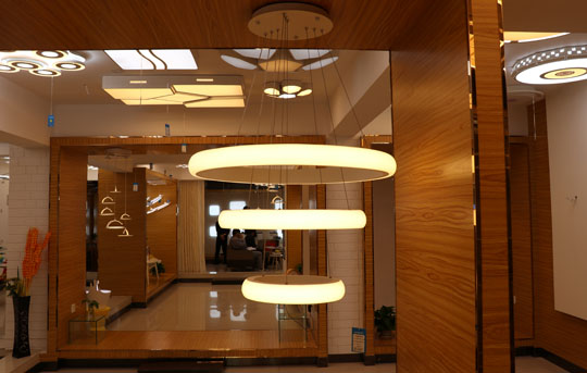 使用汉的灯具展厅无线遥控开关，提升展厅卖场整体格调